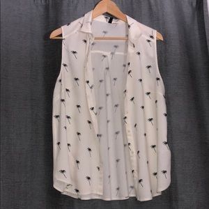 Divided Sleeveless shirt, size 10